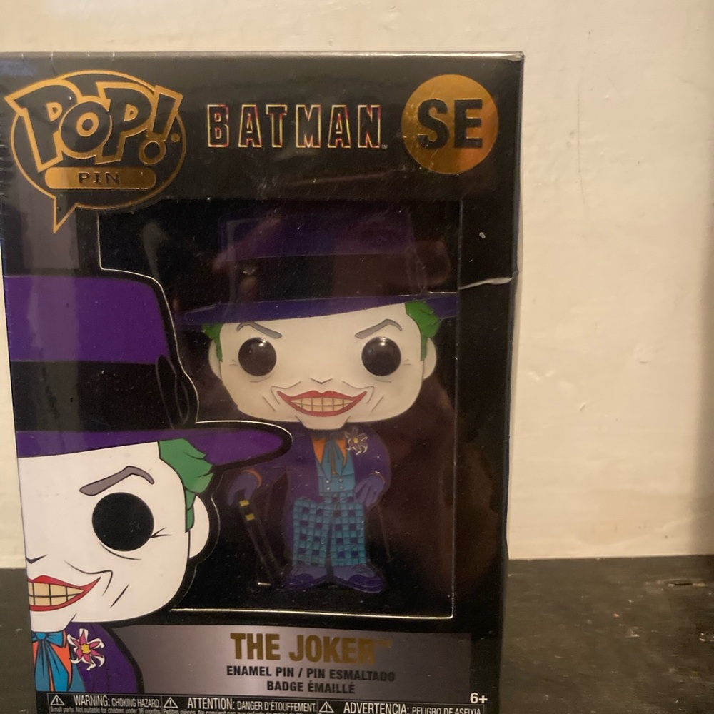 Funko Pop! Pin The Joker Enamel Pin - Purple